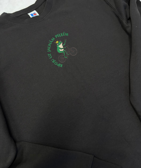 embroidery, frog, unisex clothing, embroidery text, t shirt, design