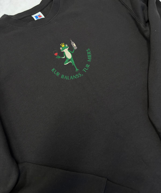 embroidery, frog, unisex clothing, embroidery text, t shirt, design